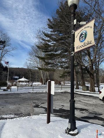 12 Edgehill Court 12, Woodbury, CT 06798