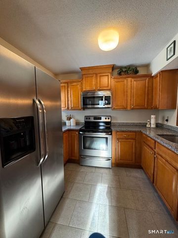 12 Edgehill Court 12, Woodbury, CT 06798