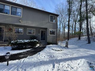 12 Edgehill Court 12, Woodbury, CT 06798