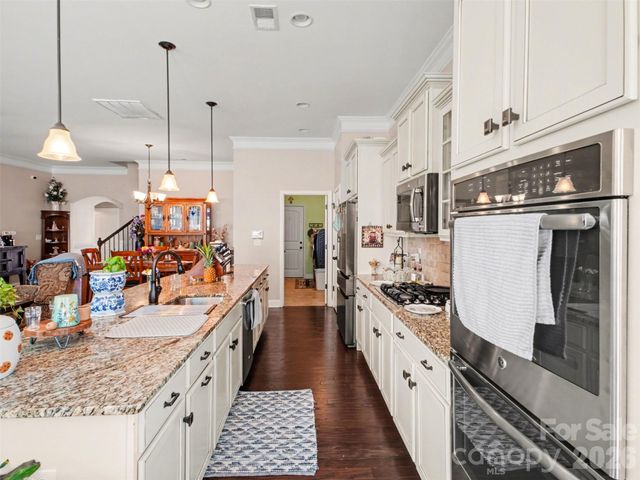6713 Alderson Drive, Charlotte, NC 28269
