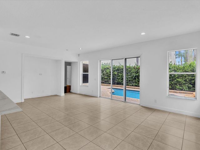 9286 NUGENT Trail, West Palm Beach, FL 33411