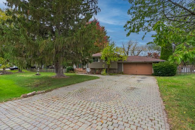 N268 Calvin Avenue, West Chicago, IL 60185