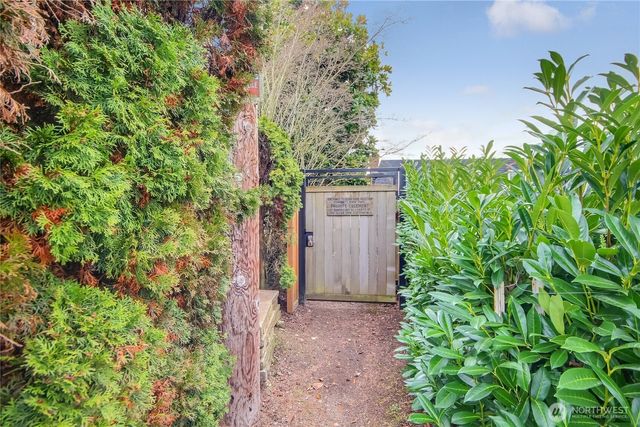 11271 35th Avenue SW, Seattle, WA 98146