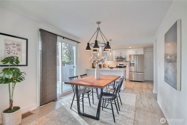 11271 35th Avenue SW, Seattle, WA 98146