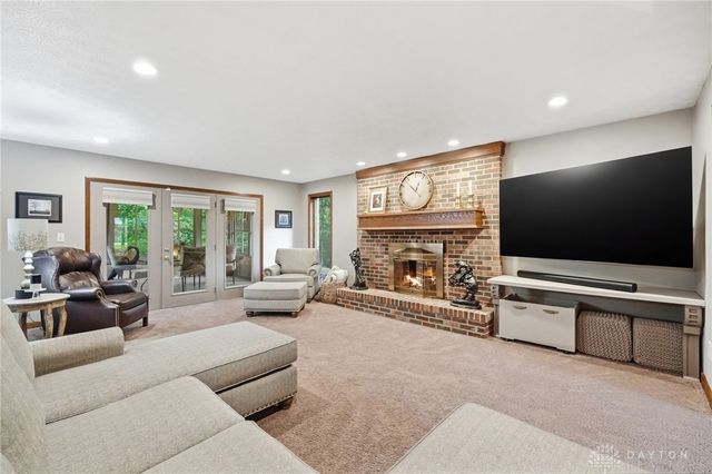7670 Whispering Oaks Trail, Tipp City, OH 45371