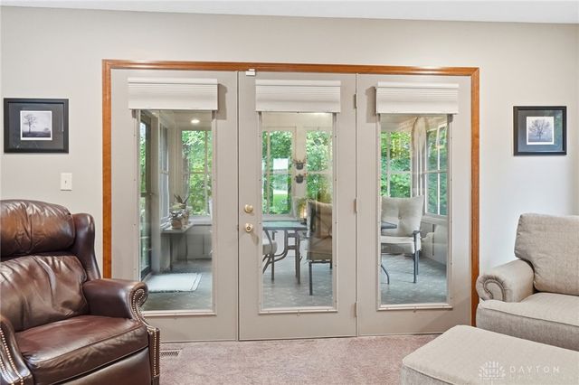 7670 Whispering Oaks Trail, Tipp City, OH 45371