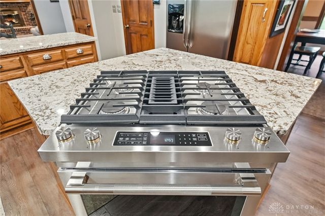 7670 Whispering Oaks Trail, Tipp City, OH 45371