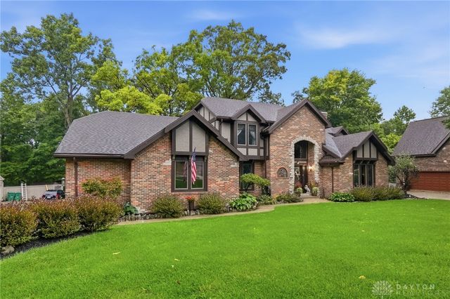 7670 Whispering Oaks Trail, Tipp City, OH 45371