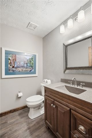 7670 Whispering Oaks Trail, Tipp City, OH 45371