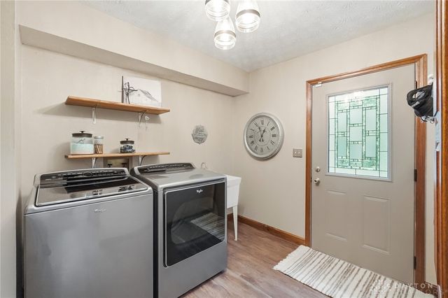 7670 Whispering Oaks Trail, Tipp City, OH 45371