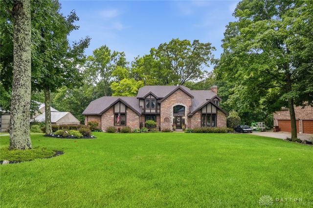 7670 Whispering Oaks Trail, Tipp City, OH 45371