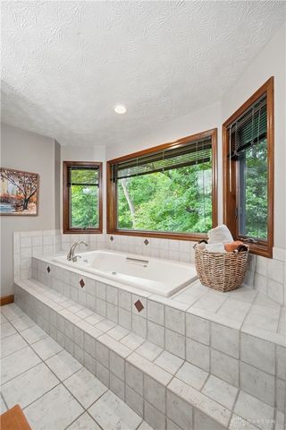 7670 Whispering Oaks Trail, Tipp City, OH 45371