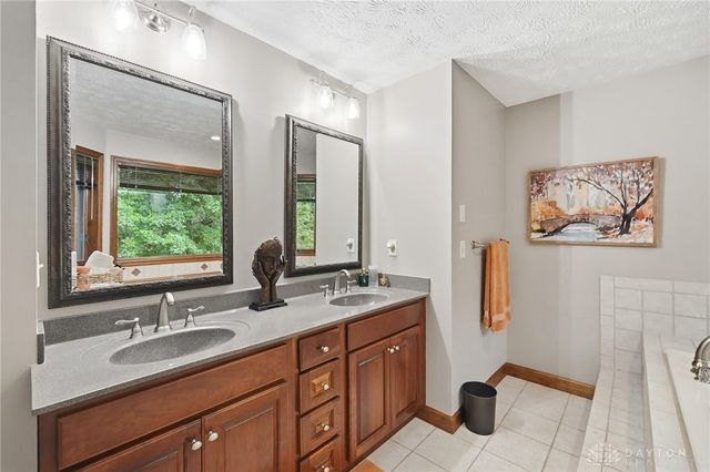 7670 Whispering Oaks Trail, Tipp City, OH 45371