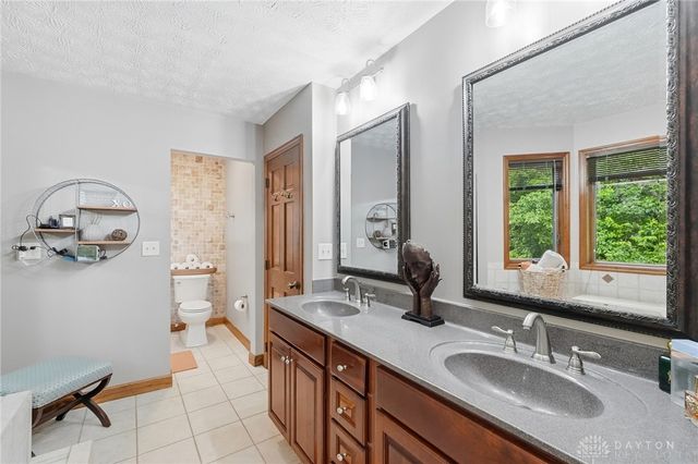 7670 Whispering Oaks Trail, Tipp City, OH 45371
