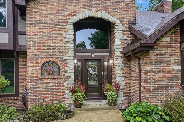 7670 Whispering Oaks Trail, Tipp City, OH 45371