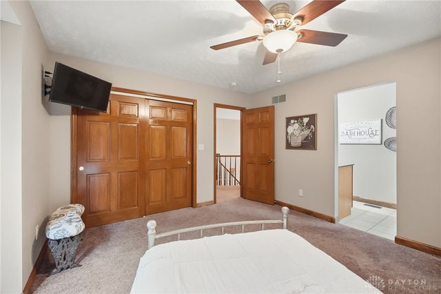 7670 Whispering Oaks Trail, Tipp City, OH 45371