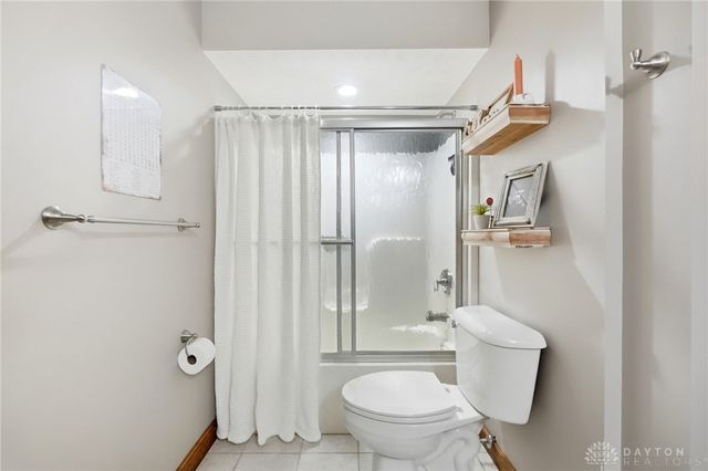 7670 Whispering Oaks Trail, Tipp City, OH 45371