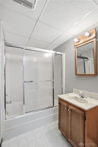 7670 Whispering Oaks Trail, Tipp City, OH 45371