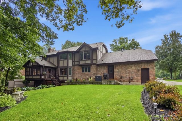 7670 Whispering Oaks Trail, Tipp City, OH 45371