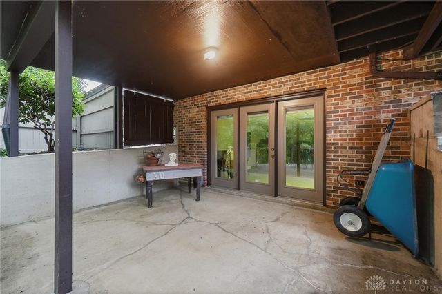 7670 Whispering Oaks Trail, Tipp City, OH 45371