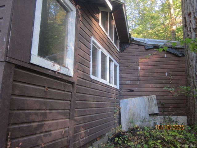 11 Woodland Circle S, Monroe, NY 10950