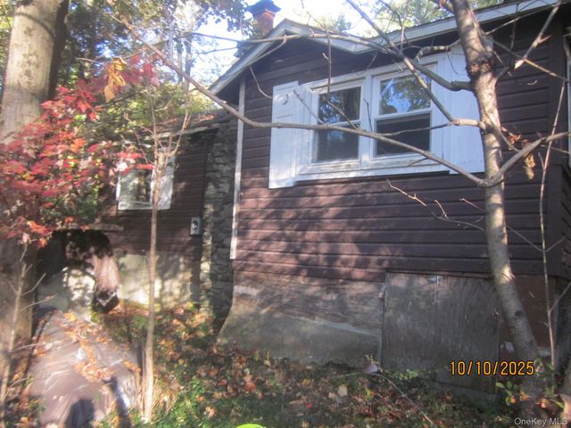 11 Woodland Circle S, Monroe, NY 10950
