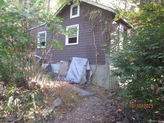 11 Woodland Circle S, Monroe, NY 10950