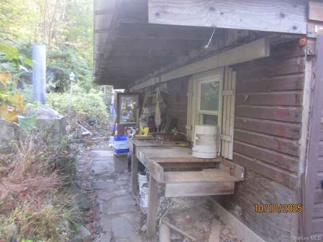 11 Woodland Circle S, Monroe, NY 10950