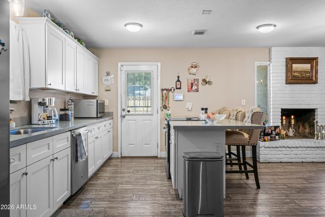 3934 W MYRTLE Avenue, Phoenix, AZ 85051