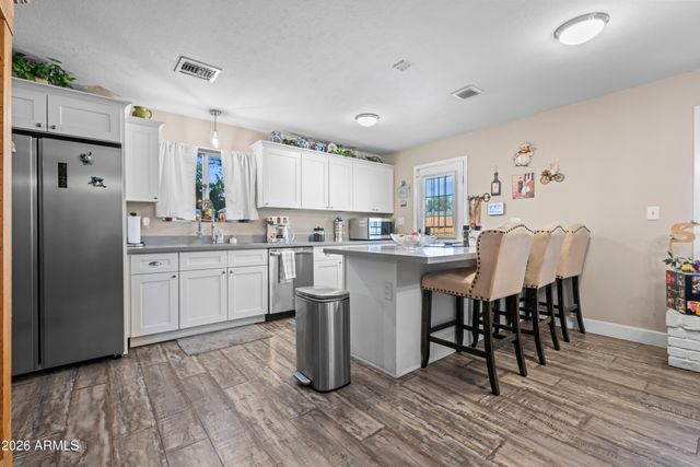3934 W MYRTLE Avenue, Phoenix, AZ 85051