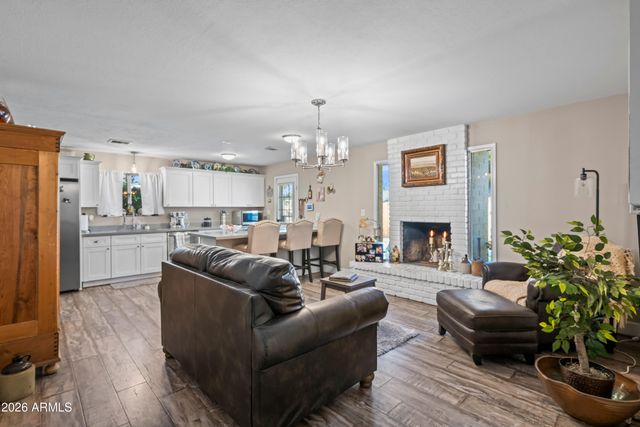 3934 W MYRTLE Avenue, Phoenix, AZ 85051