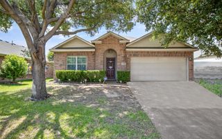 2755 Sun Rise Lane, Grand Prairie, TX 75052