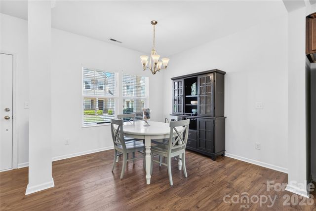 105 Brookshire Lane E, Statesville, NC 28677