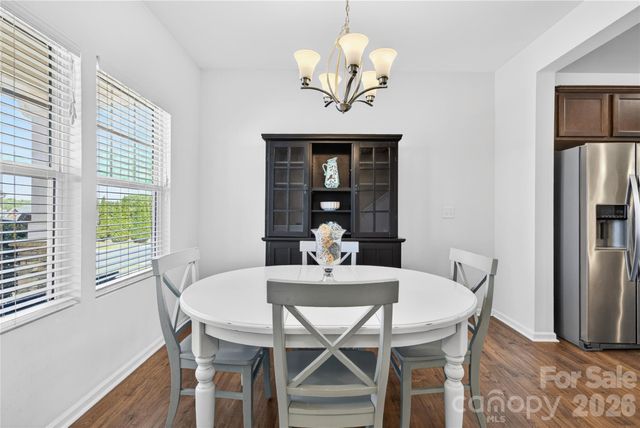 105 Brookshire Lane E, Statesville, NC 28677
