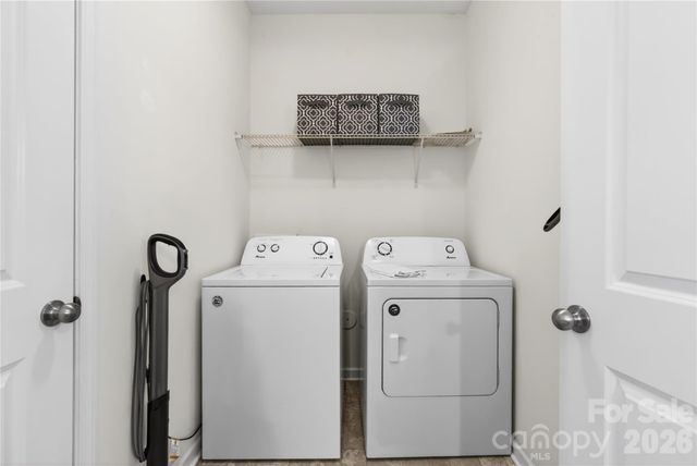 105 Brookshire Lane E, Statesville, NC 28677