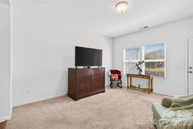 105 Brookshire Lane E, Statesville, NC 28677