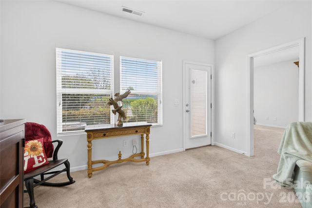 105 Brookshire Lane E, Statesville, NC 28677