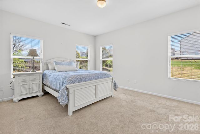 105 Brookshire Lane E, Statesville, NC 28677