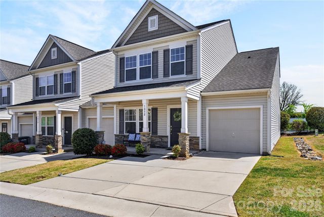 105 Brookshire Lane E, Statesville, NC 28677