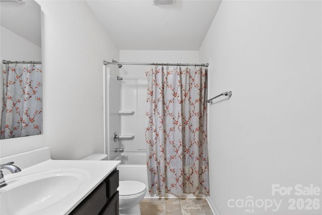 105 Brookshire Lane E, Statesville, NC 28677