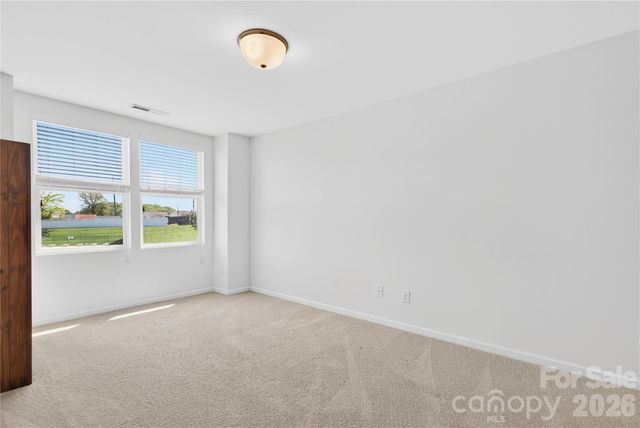 105 Brookshire Lane E, Statesville, NC 28677
