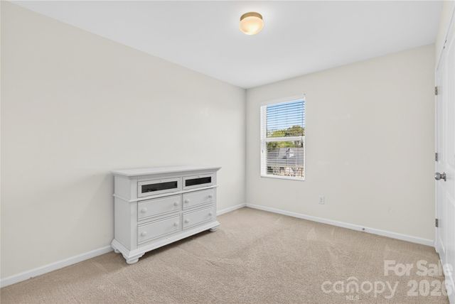 105 Brookshire Lane E, Statesville, NC 28677