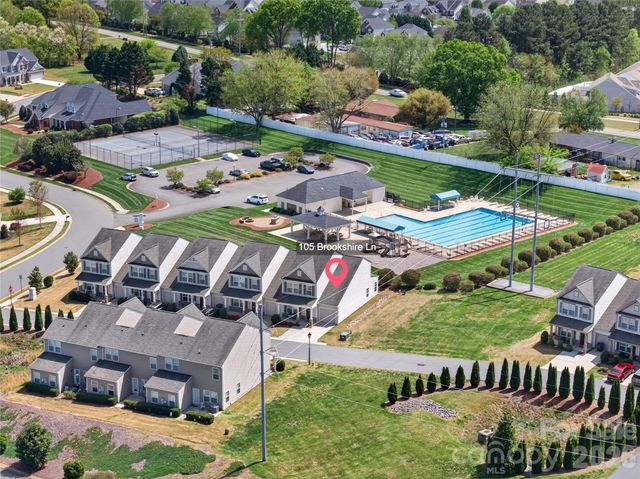 105 Brookshire Lane E, Statesville, NC 28677