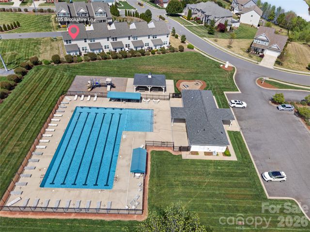 105 Brookshire Lane E, Statesville, NC 28677
