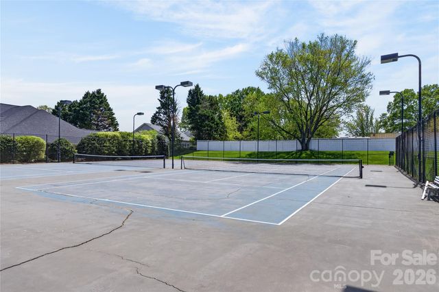 105 Brookshire Lane E, Statesville, NC 28677