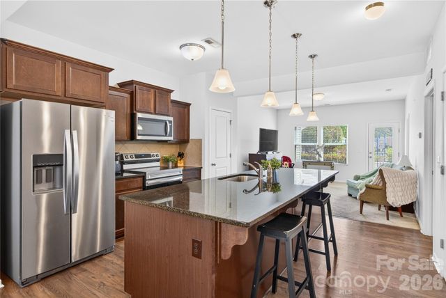 105 Brookshire Lane E, Statesville, NC 28677