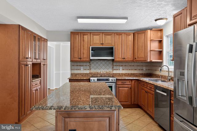 1624 OLD BAY LN, Severn, MD 21144
