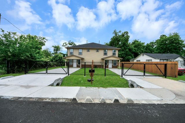 2430 Dolly Wright Street A, Houston, TX 77088