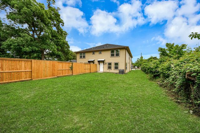 2430 Dolly Wright Street A, Houston, TX 77088