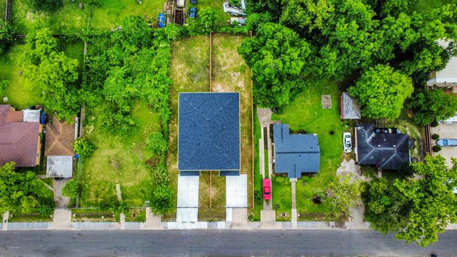 2430 Dolly Wright Street A, Houston, TX 77088